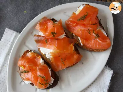 Toasts with smoked salmon and goatcheese, photo 5