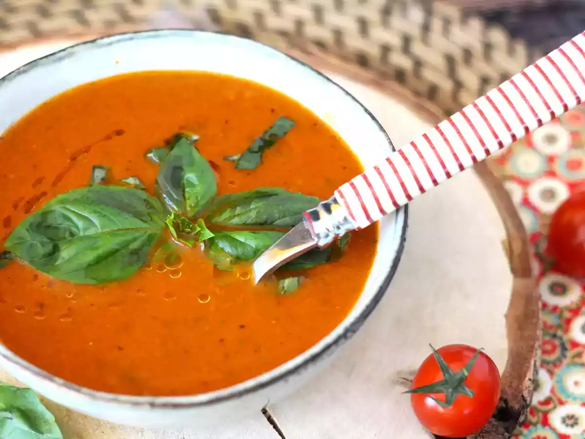 Tomato & basil soup - photo 4