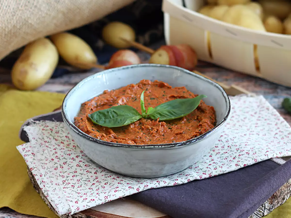 Tomato confit and basil spread - photo 3