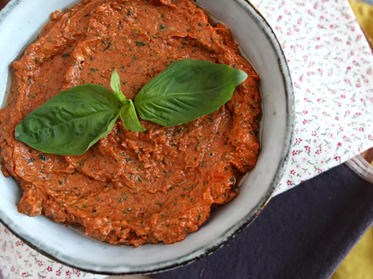 Tomato confit and basil spread - photo 4