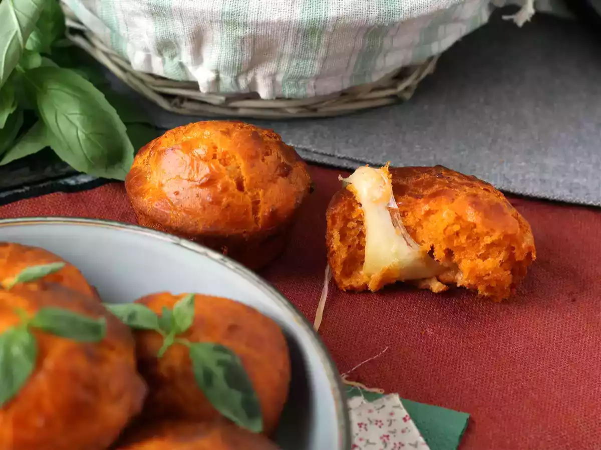 Tomato muffins with melty mozzarella inside - photo 2