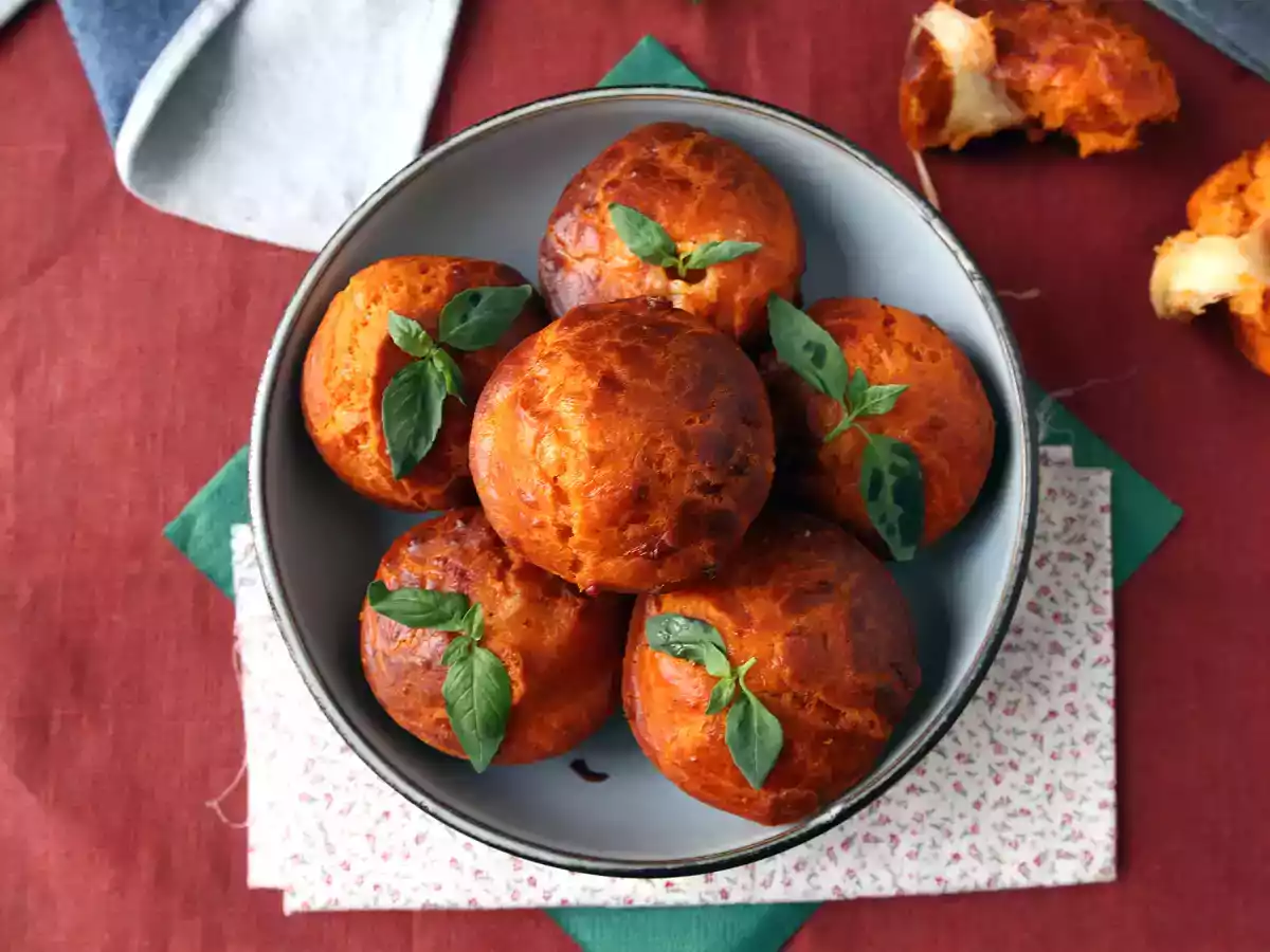 Tomato muffins with melty mozzarella inside - photo 5