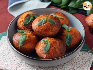 Tomato muffins with melty mozzarella inside