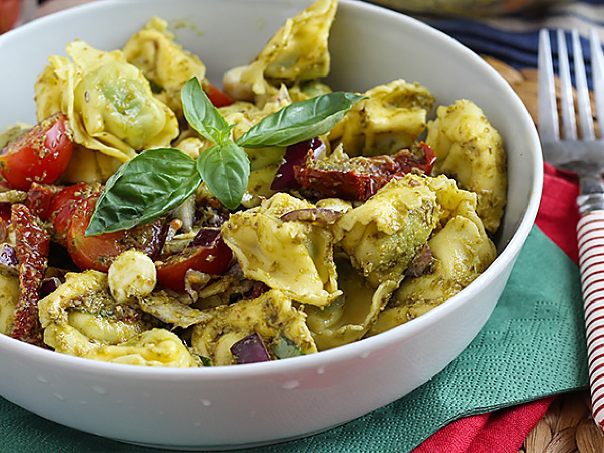 Tortellini salad with pesto sauce - photo 2