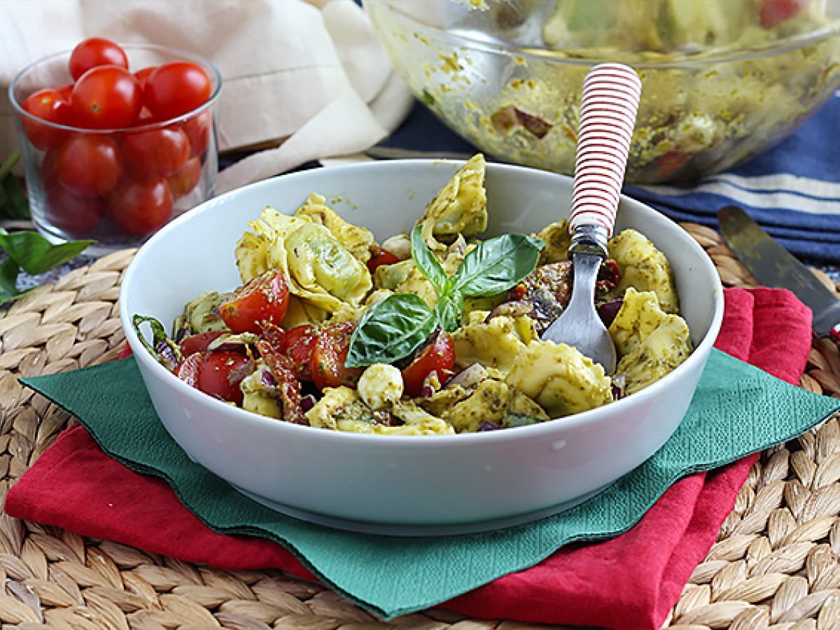 Tortellini salad with pesto sauce - photo 3