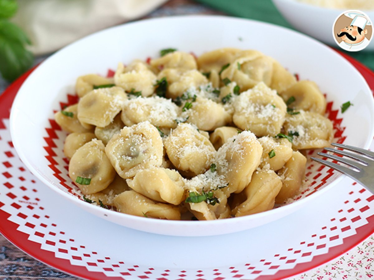 Tortellinis with parmesan, prosciutto and basil - photo 3