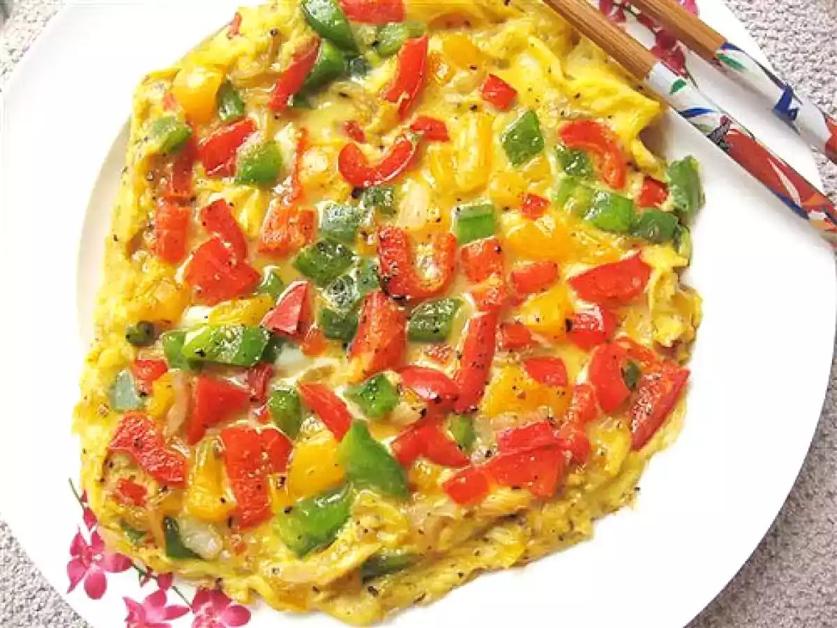 Tri-Color Bell Peppers Omelette - photo 2
