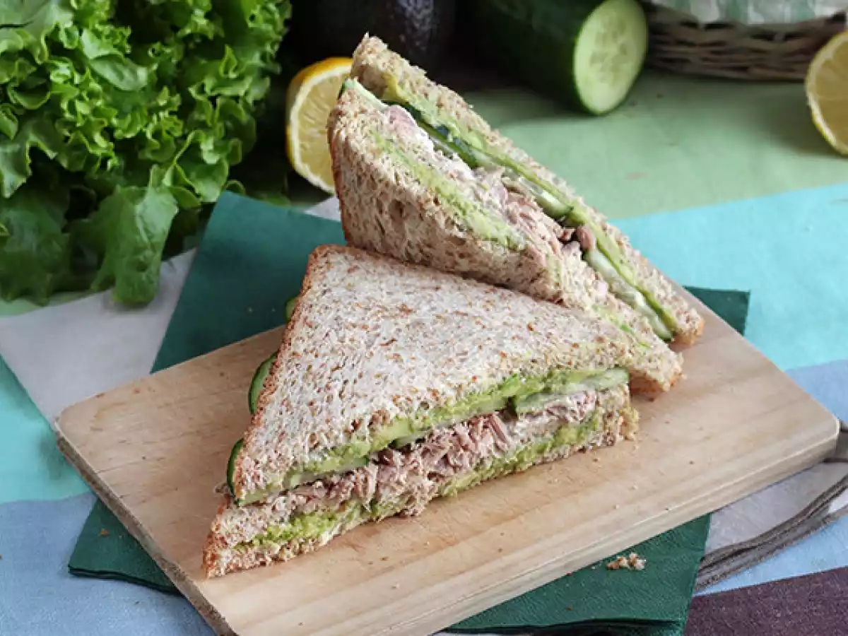 Tuna and avocado club sandwich - photo 5