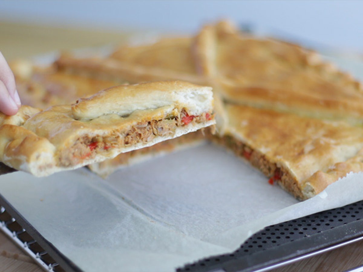 Tuna empanada - Video recipe !