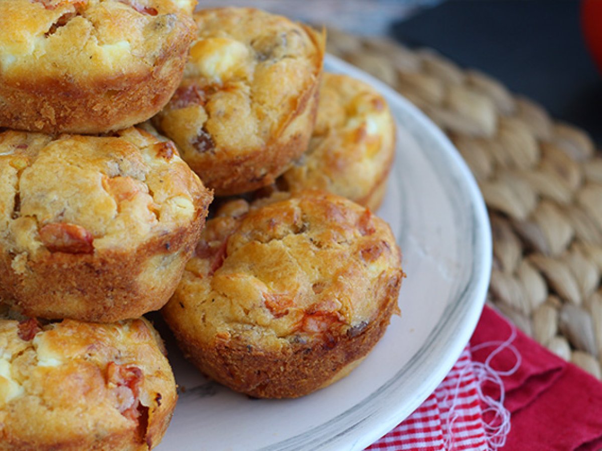 Tuna tomato and feta muffins - photo 4