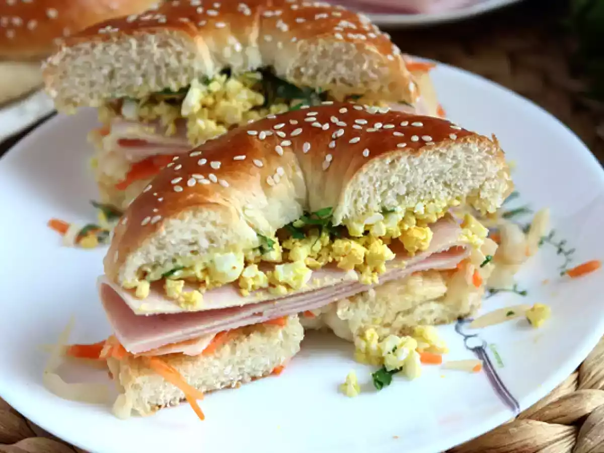 Turkey, coleslaw, and hard-boiled egg bagel sandwich - photo 4
