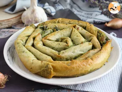 Turkish börek, crunchy and tasty stuffed filo with spinach