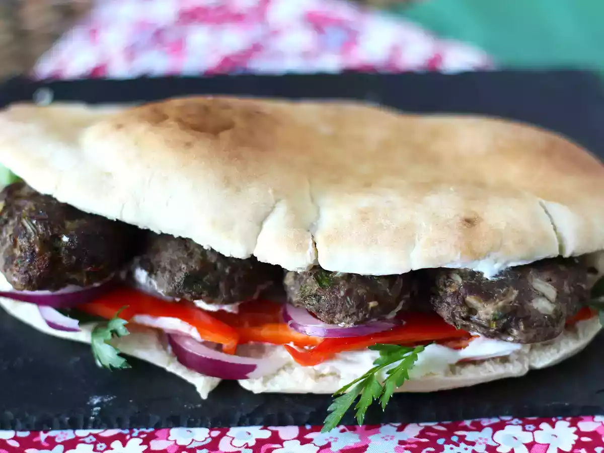 Turkish köfte meatball sandwiches in kebab bread - photo 3
