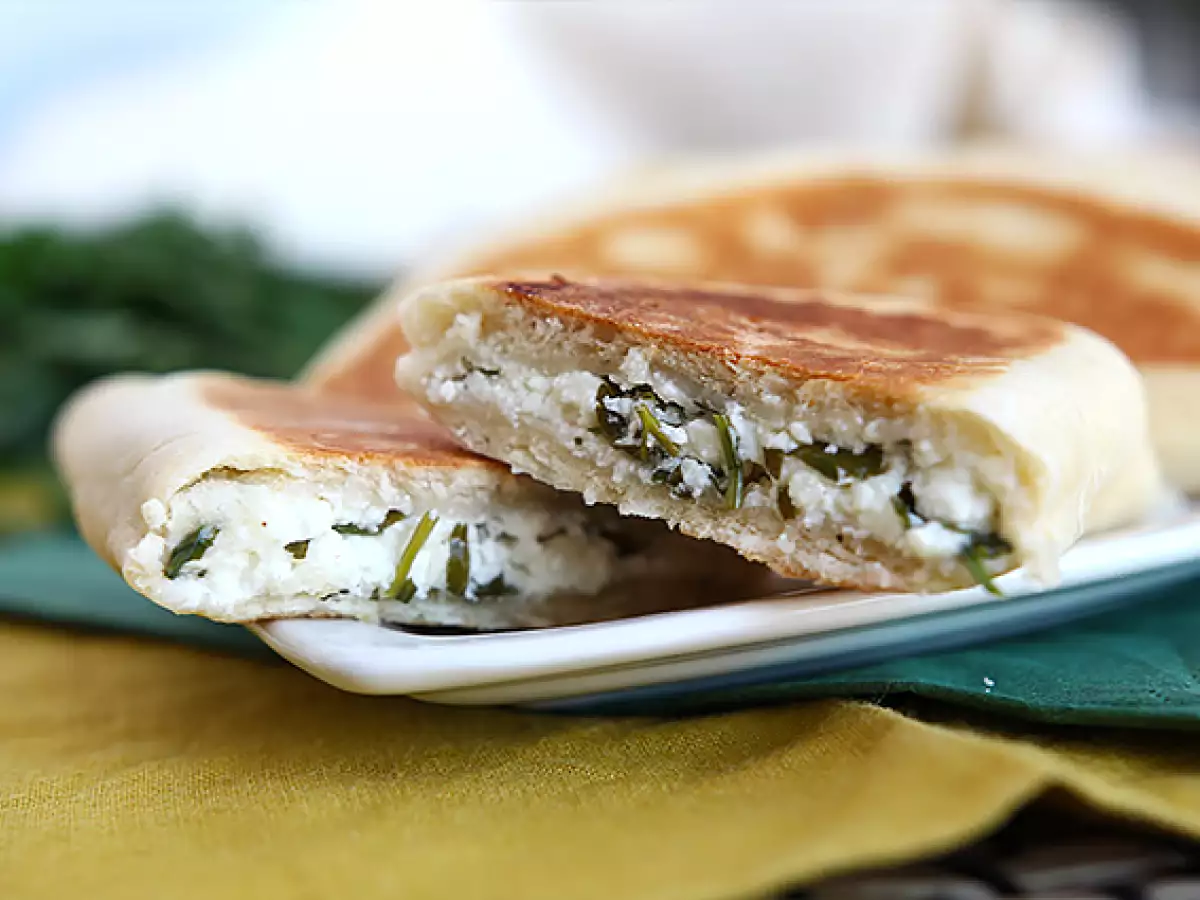 Turkish stuffed crêpes with feta, lemon, and parsley – gözleme - photo 3