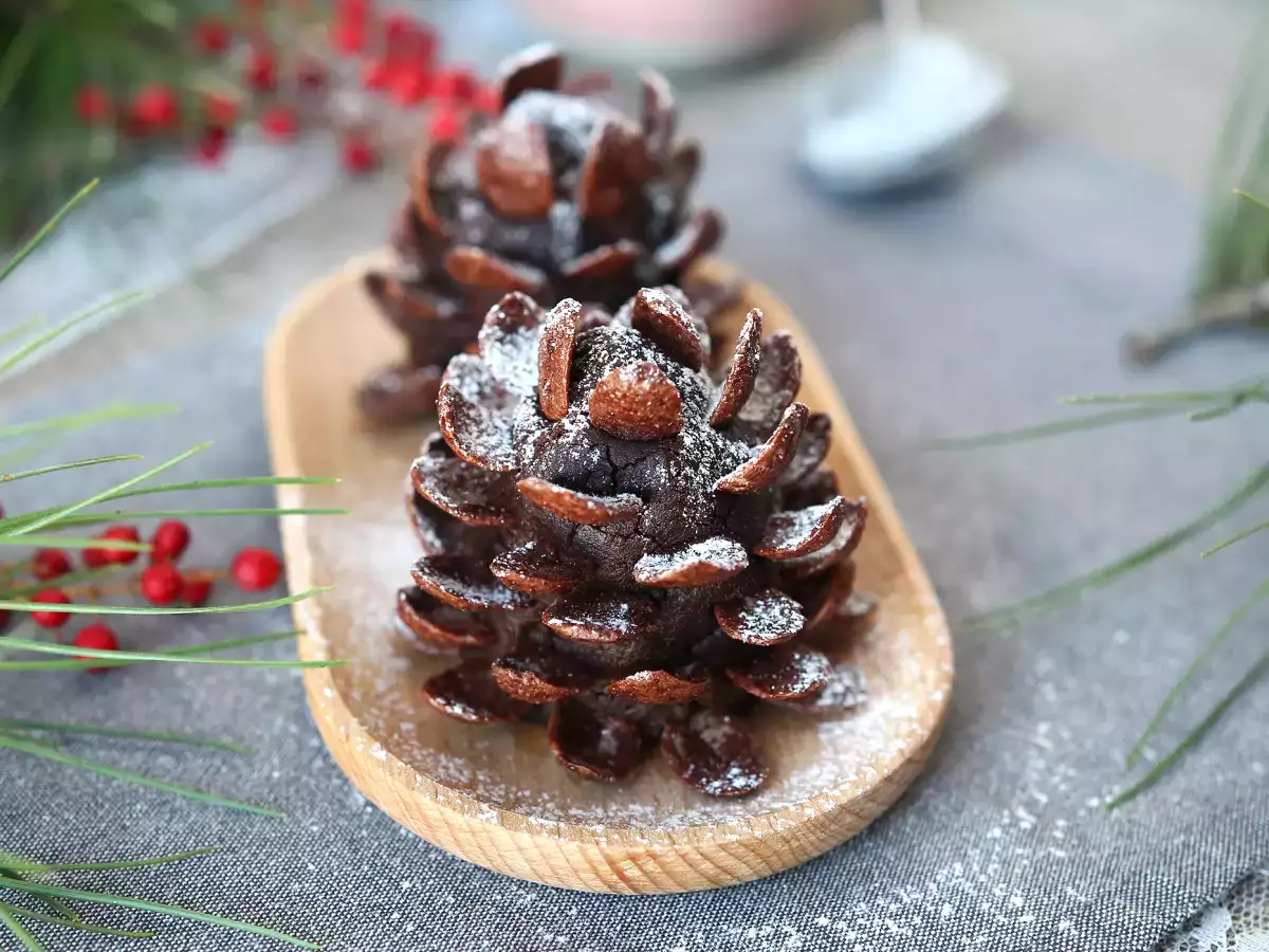 Turn your brownie into a chocolate pinecone!
