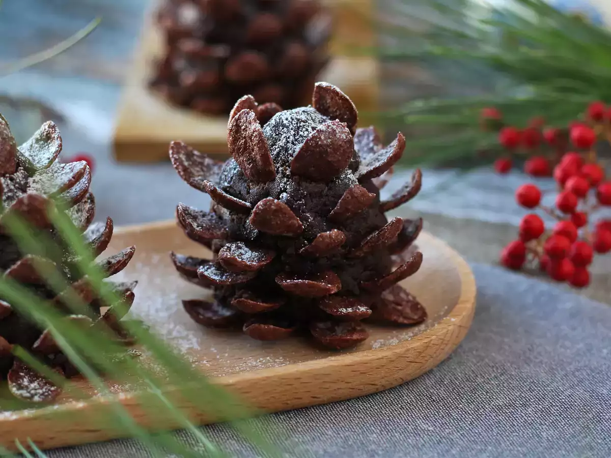 Turn your brownie into a chocolate pinecone! - photo 7