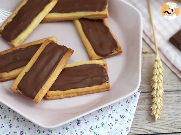 Twix caramel and milk chocolate cookies