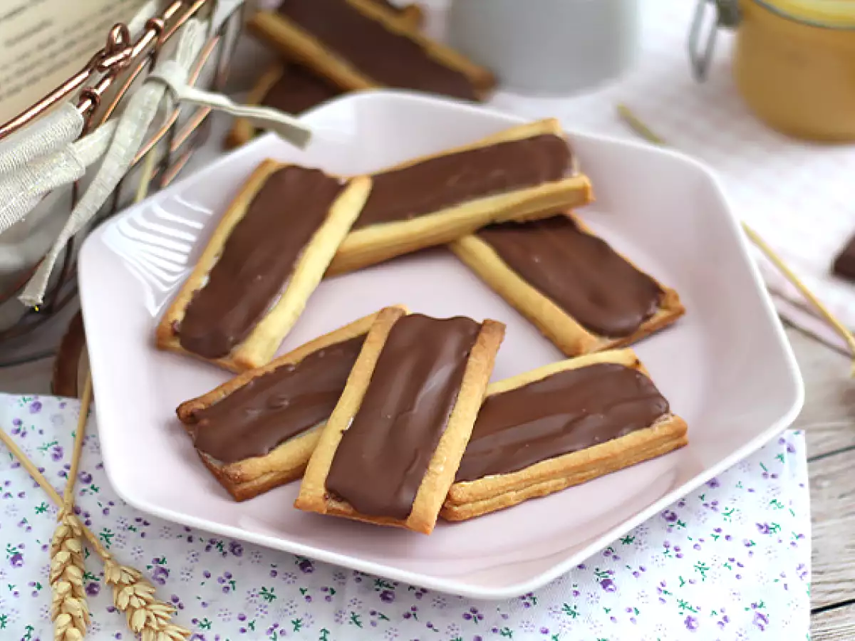 Twix cookies with caramel and milk chocolate - photo 2