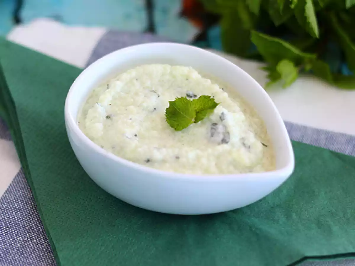 Tzatziki, the greek sauce with cucumber and yogurt - photo 2