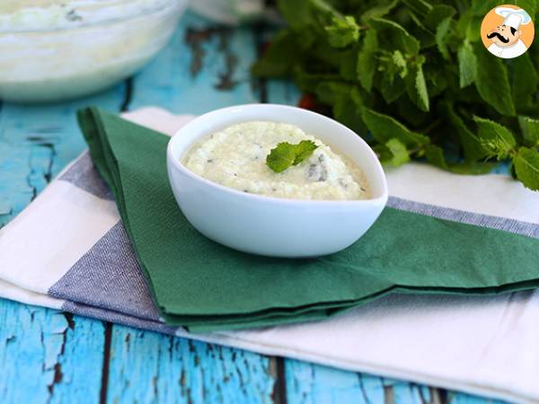 Tzatziki, the greek sauce with cucumber and yogurt