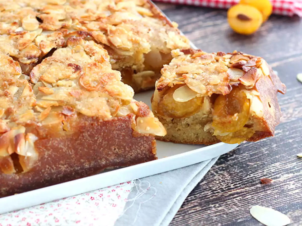 Upside-down mirabelle plum cake with almonds - photo 2