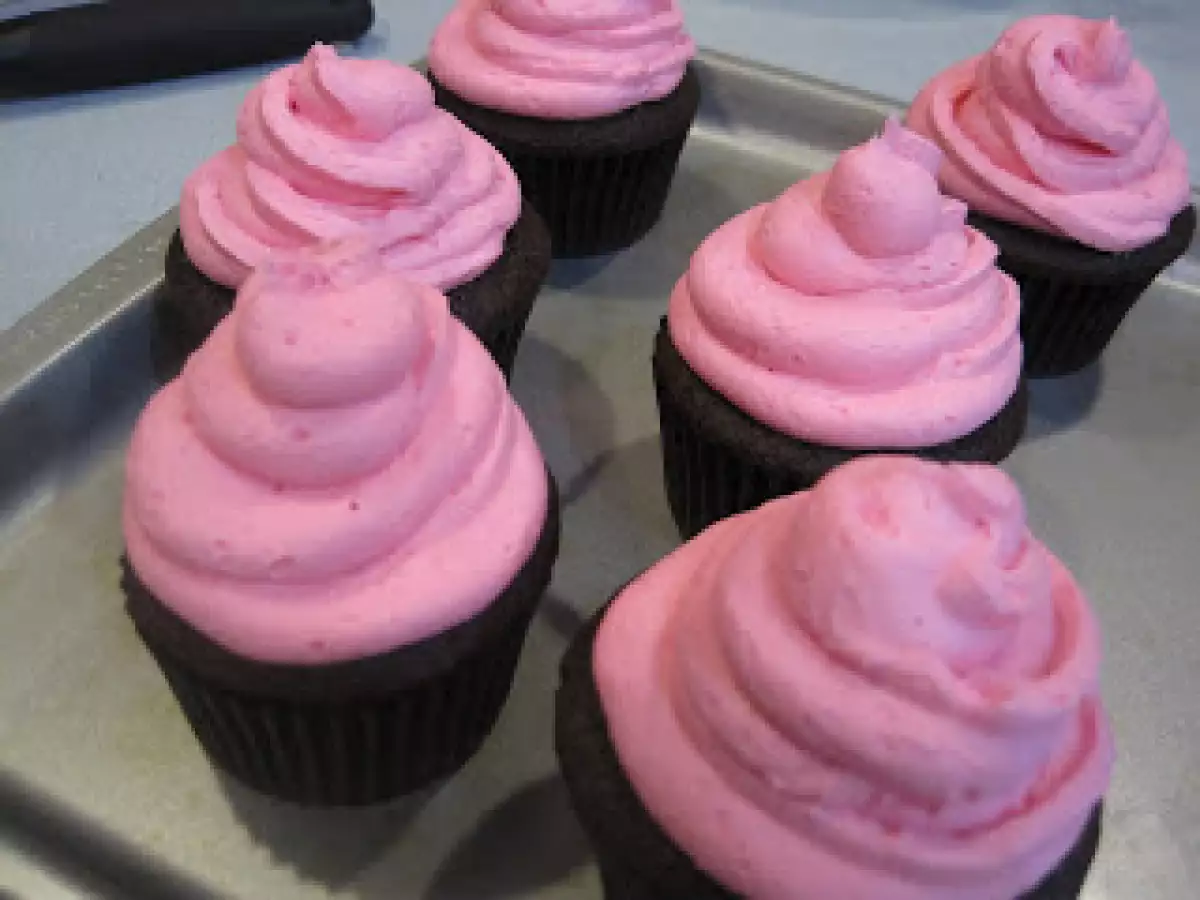 Valentine's Chocolate Dipped Strawberry Cupcakes - photo 2