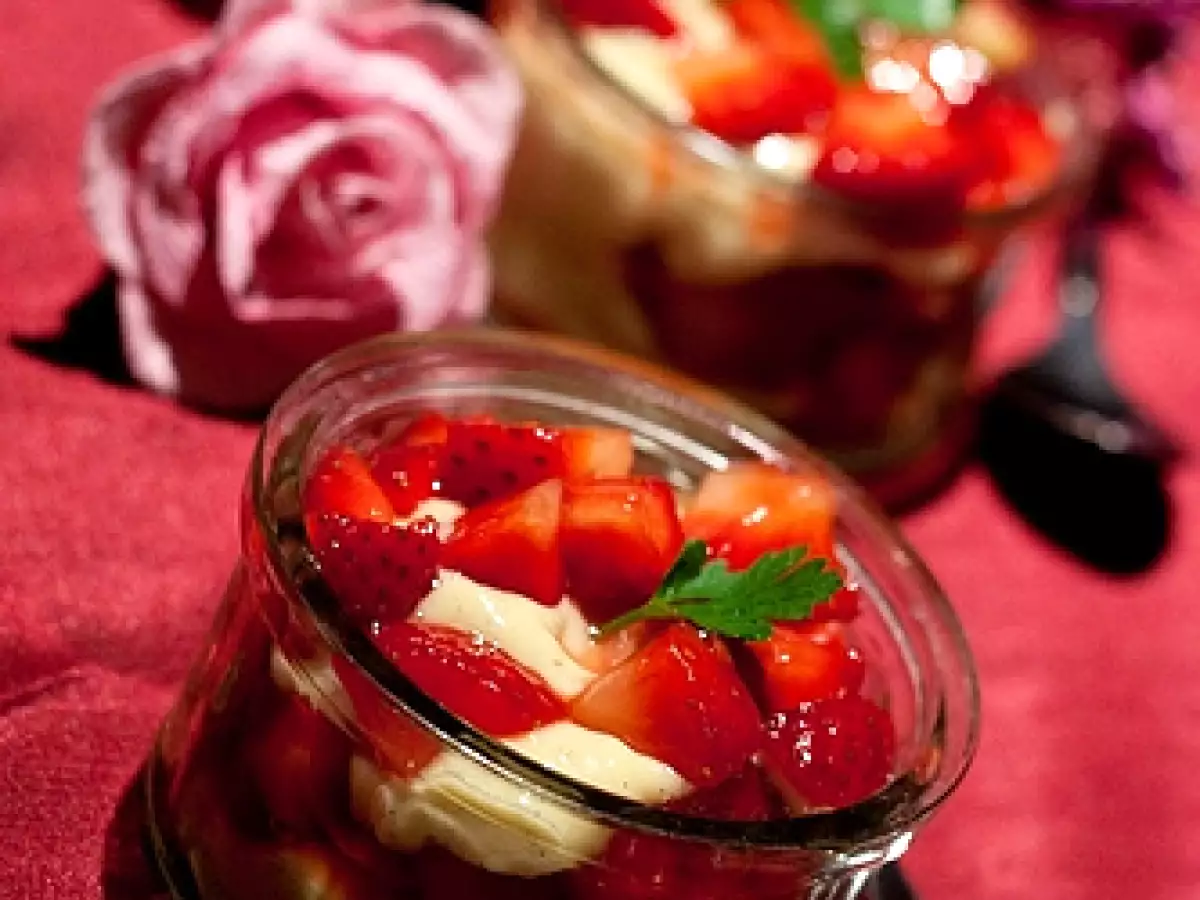 Valentine's Day Dinner Dessert - Strawberries, Crème Pâtissière - photo 2