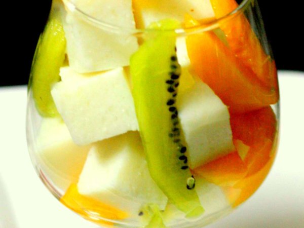 Vanilla Almond Jelly With Fruits