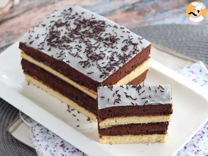 Vanilla and chocolate layer cake, photo 3
