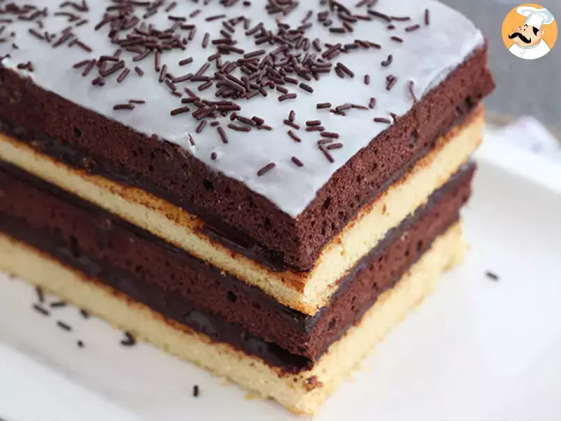 Vanilla and chocolate layer cake, photo 4