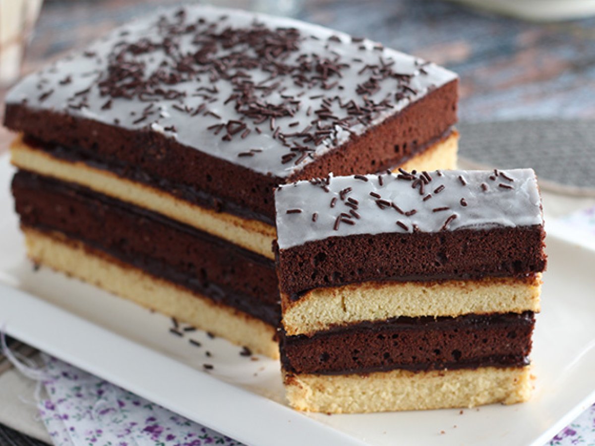 Vanilla and chocolate layer cake - photo 5