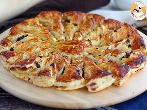 Vanilla and chocolate sun tart