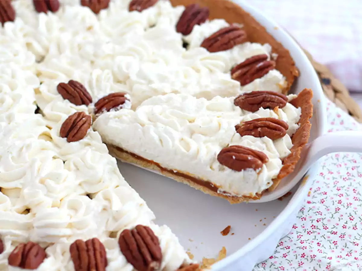 Vanilla caramel pecan tart