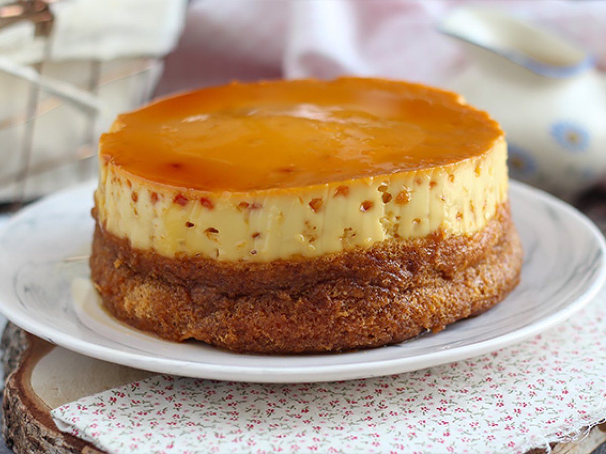 Vanilla flan cake with caramel - photo 4