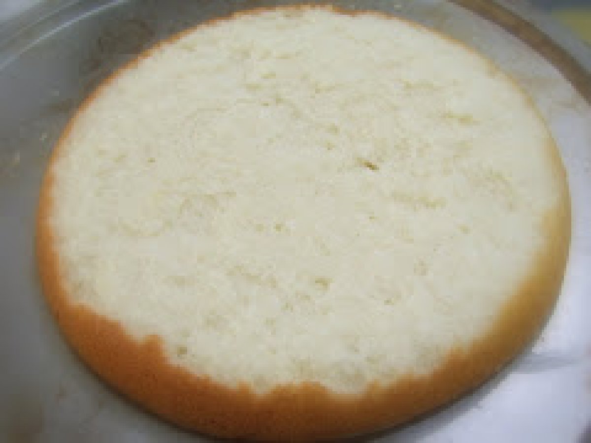 Vanilla sponge cake