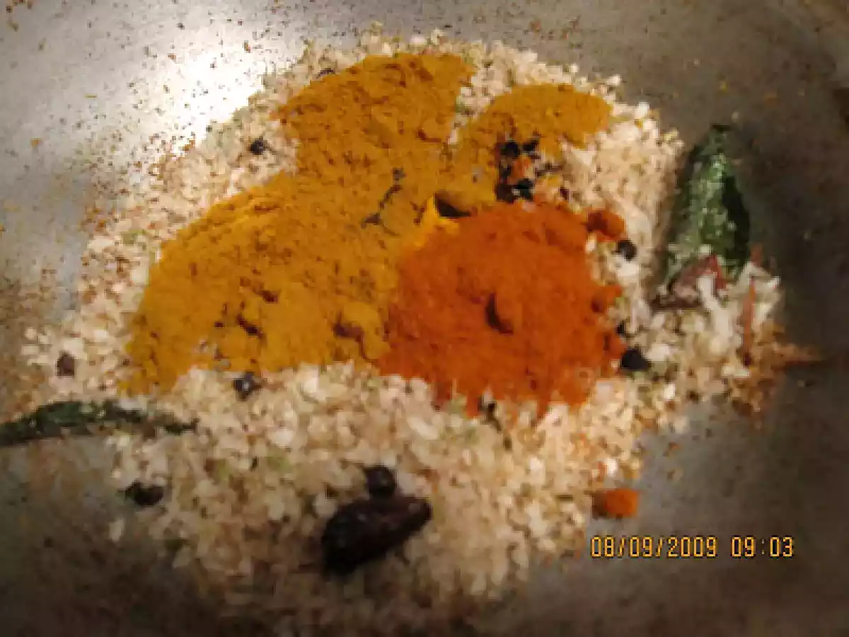 Varutharacha Mutton Kulambu - photo 3
