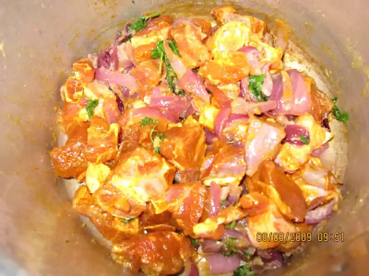 Varutharacha Mutton Kulambu - photo 6