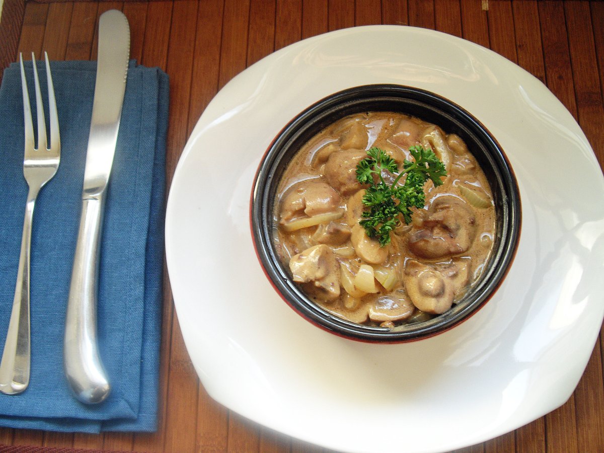 Veal Kidneys in Mustard Sauce