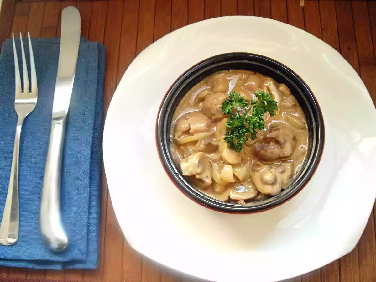 Veal Kidneys in Mustard Sauce