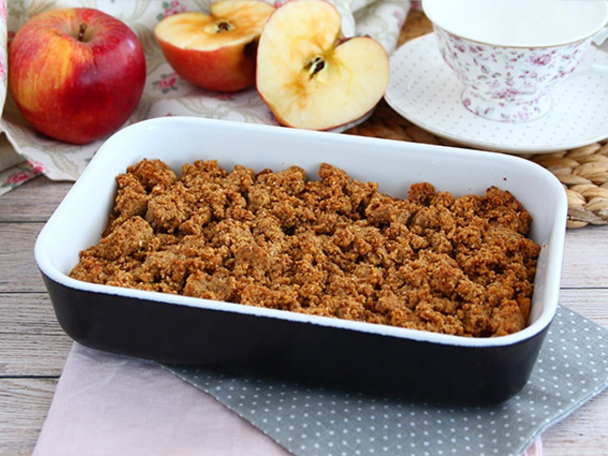 Vegan and gluten free apple crumble - photo 3