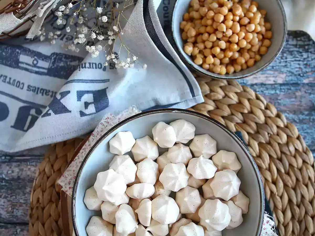 Vegan aquafaba meringues - photo 4