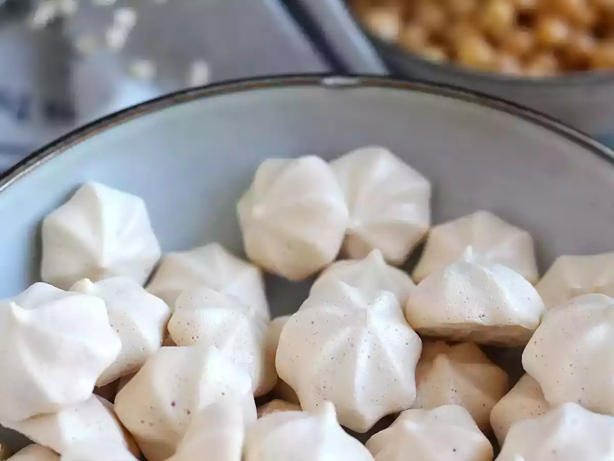 Vegan aquafaba meringues - photo 5
