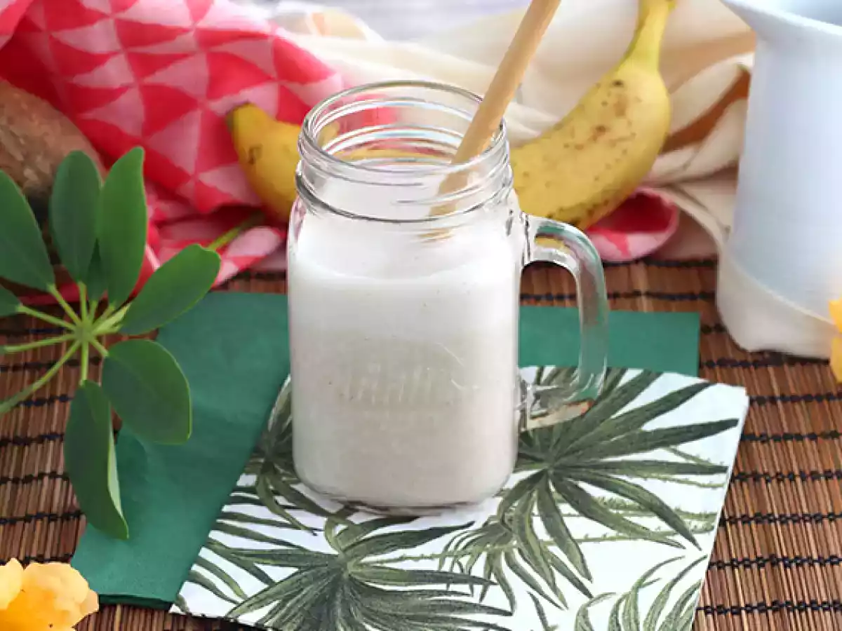 Vegan banana milkshake