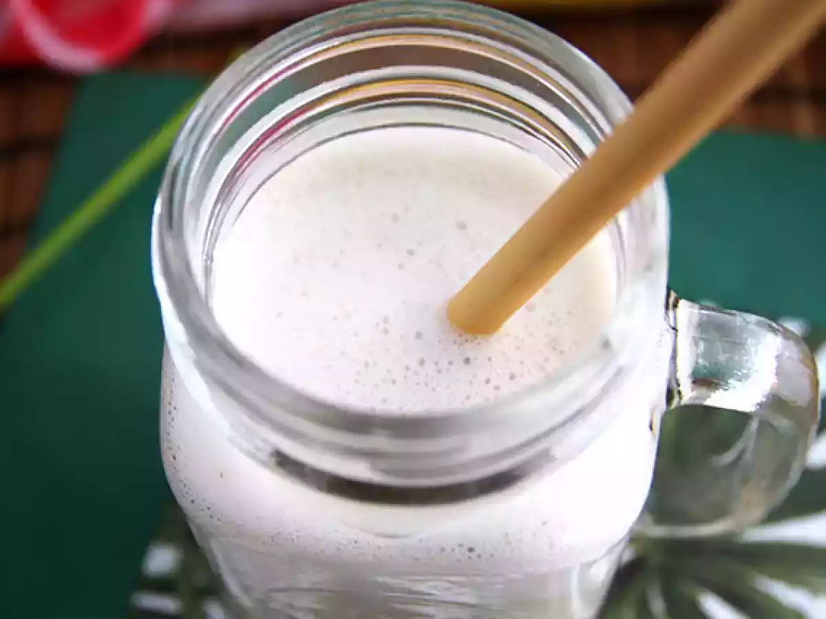 Vegan banana milkshake - photo 2