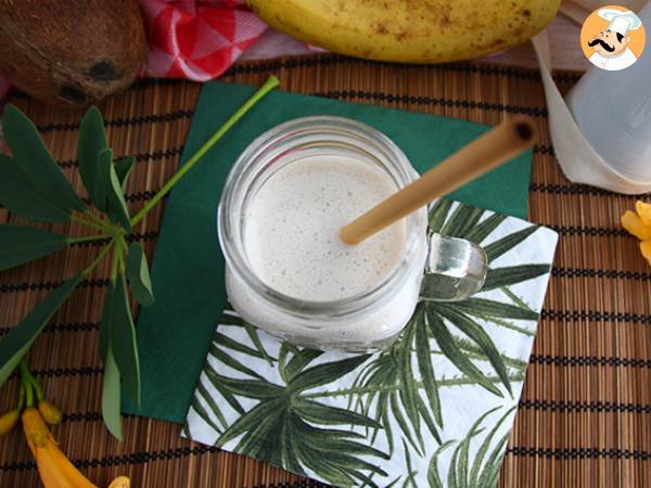 Vegan banana milkshake - photo 3