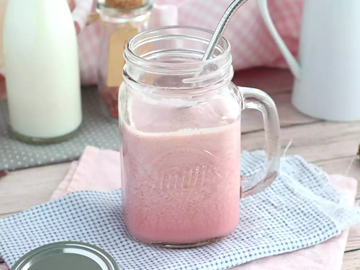 Vegan berry milkshake - photo 4