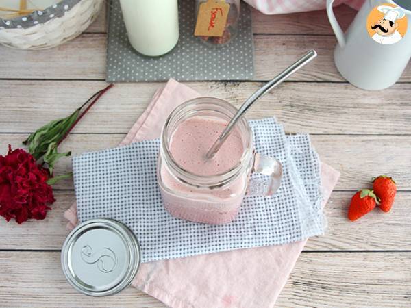 Vegan berry milkshake - photo 5