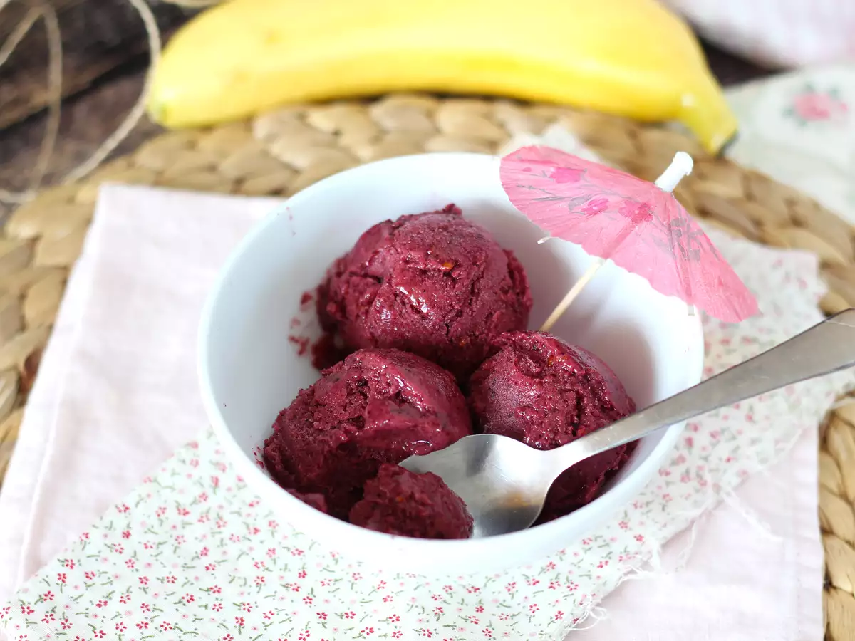 Vegan berry nice cream: super-easy banana ice cream! - photo 3