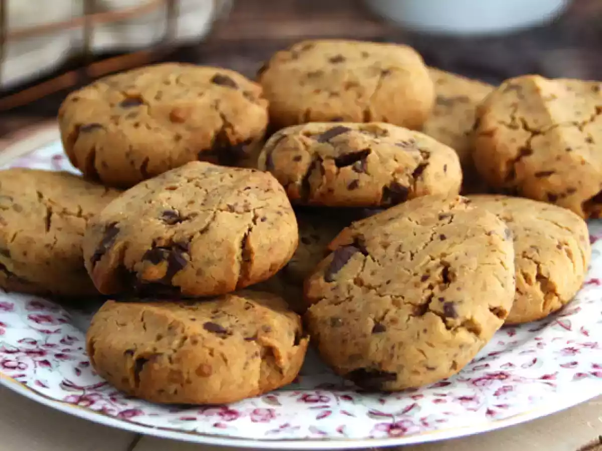 Vegan chocolate chip cookies (gluten-free) - photo 2