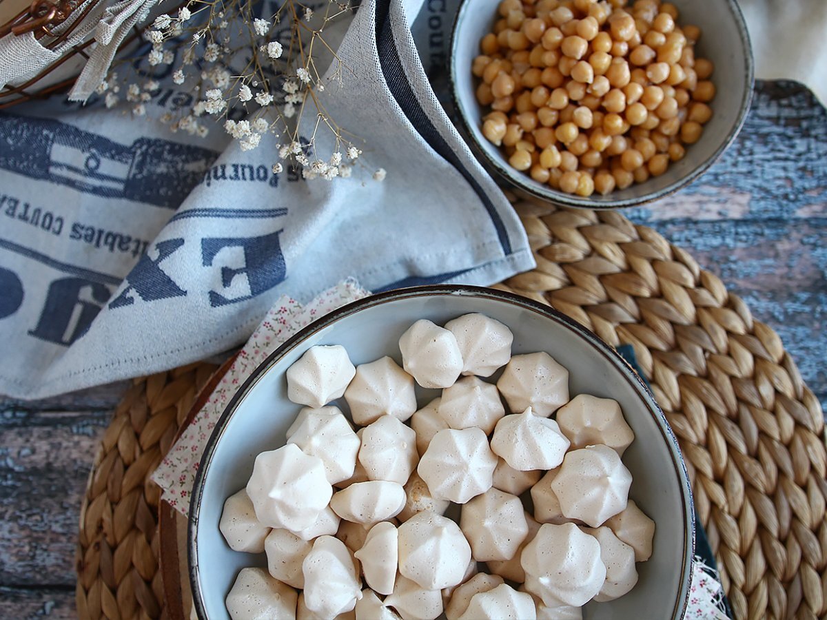 Vegan meringues with aquafaba - photo 4